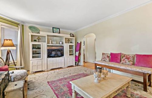 6121 Newport Ave, Chicago IL 60634-4142 exterior