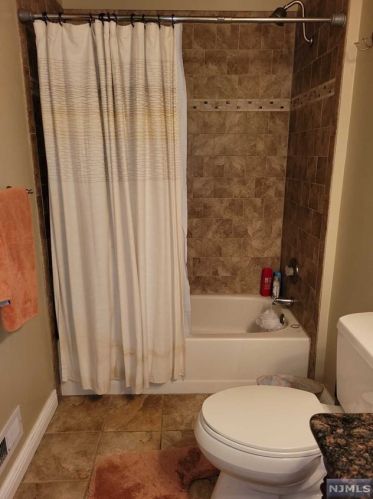 578 Holly Ct, Mahwah NJ 07430-3437 exterior