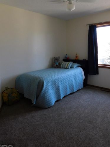 7561 Barbara Ave, South Saint Paul MN 55077-5821 exterior