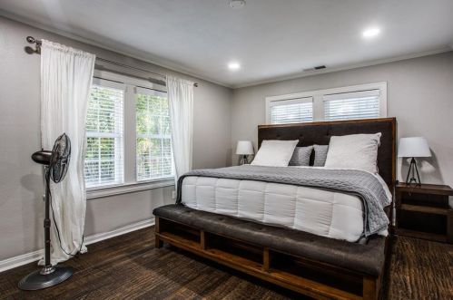 4606 Amherst Ave, Dallas TX  75209-3126 exterior