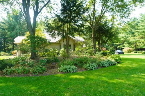 2425 58 St, Fennville MI 49408-8417 exterior