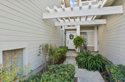 2232 Catalpa Dr, Tustin CA 92782-8357 exterior