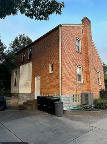 8585 Peebles Rd, Pittsburgh PA 15237-5722 exterior