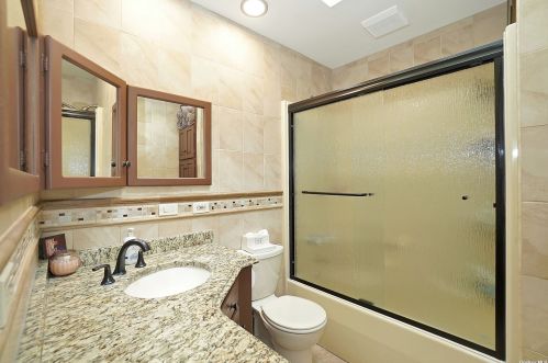 45 Grissom Way, Hauppauge NY 11788-4418 exterior