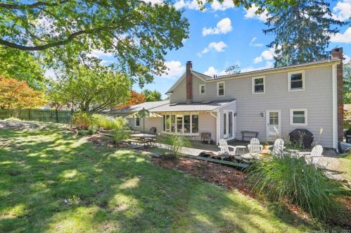 43 Morrell Ave, Milford CT 06461-2313 exterior