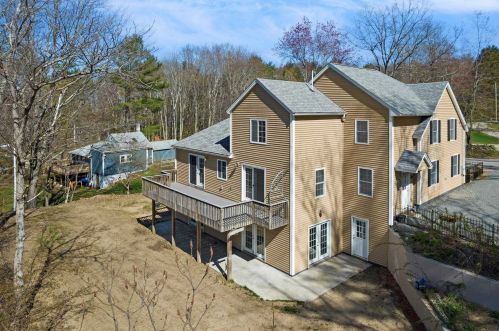 160 Hall Rd, Barrington NH 03825-3211 exterior