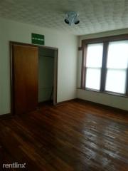 7134 Bennett Ave, Chicago IL  60649-2465 exterior