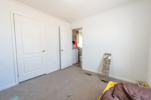 52 Longmeadow Dr, Concord NH 03301-3413 exterior