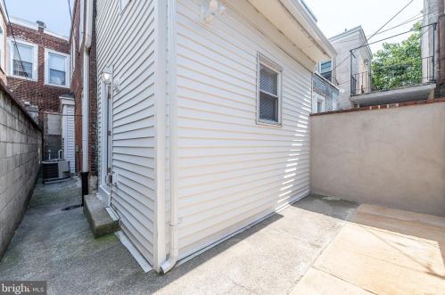 2020 16 St, Philadelphia PA 19121-2336 exterior