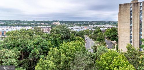 301 Reynolds St, Alexandria VA 22304-4541 exterior