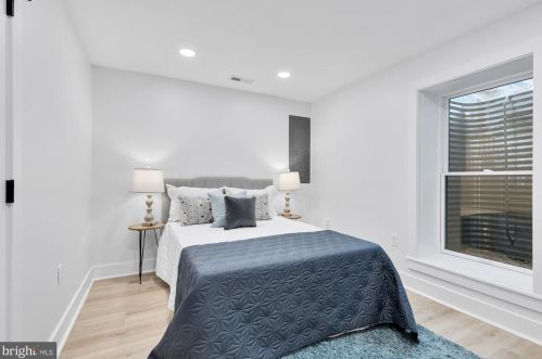 6705 Buttermere Ln, Bethesda MD  20817-1528 exterior