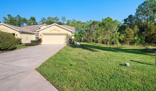 5320 Whitten Dr, Naples, FL 34104-5301