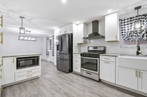 658 Presque Isle Dr, Pittsburgh PA  15239-2652 exterior