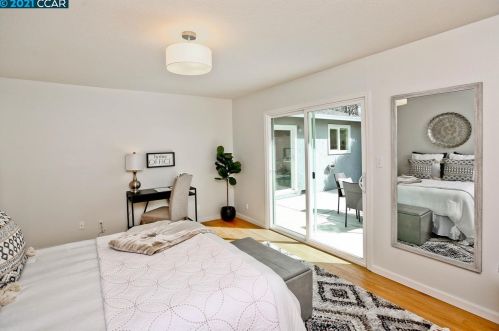 1869 Larkspur Ct, Concord CA 94519-1104 exterior