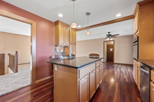 415 Brk Ave, Saint Paul MN 55109-2014 exterior