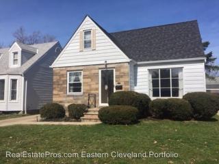 4233 Hinsdale Rd, Cleveland OH  44121-2705 exterior