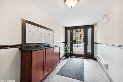 2144 Concord Pl, Chicago IL 60647-8405 exterior