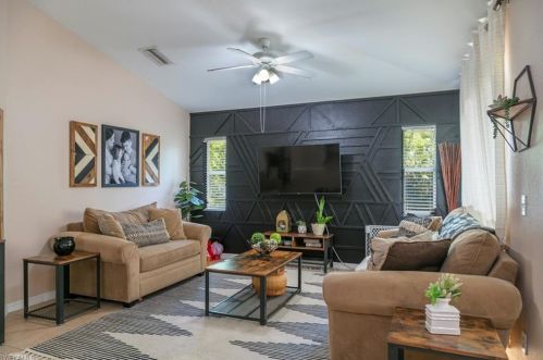 3320 18 Ave, Naples FL 34120-3520 exterior