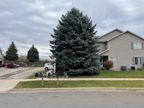 1321 Glacier Hill Dr, Madison WI 53704-8594 exterior