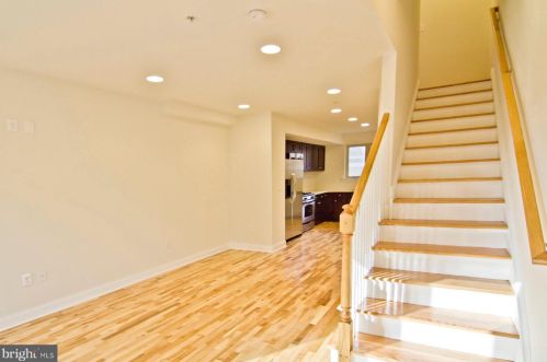 1138 Hope St, Philadelphia, PA 19123-1659