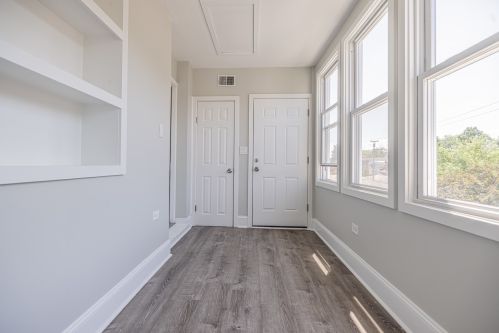 4848 Tripp Ave, Chicago IL 60629-5743 exterior