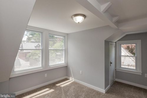 328 Walnut St, Lancaster PA  17602-2404 exterior