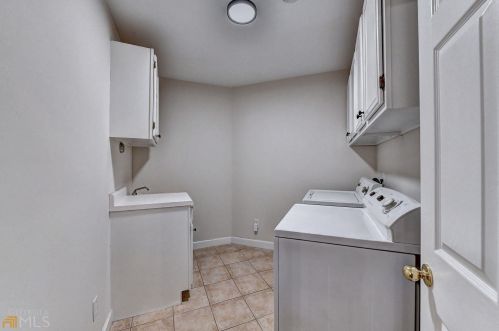 8388 Lake Dr, Lithonia GA  30039-5724 exterior