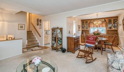 20 Linda Ln, Commack NY  11725-2312 exterior