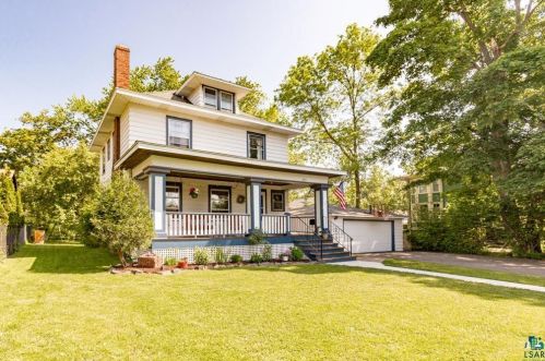 4211 Robinson St, Duluth, MN 55804-2113