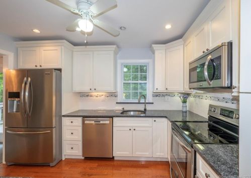 65 Cherry Ln, Wilton, CT 06897-3518