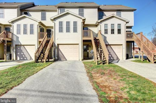 689 Walnut St, Hanover PA  17331-2050 exterior