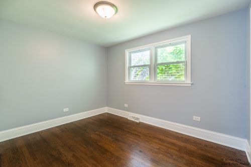 8621 Yates Blvd, Chicago IL  60617-2319 exterior