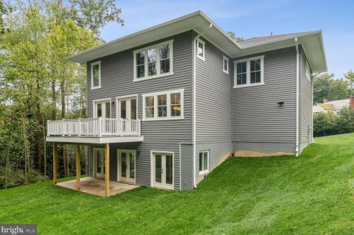 10601 Greenacres Dr, Silver Spring MD 20903-1214 exterior