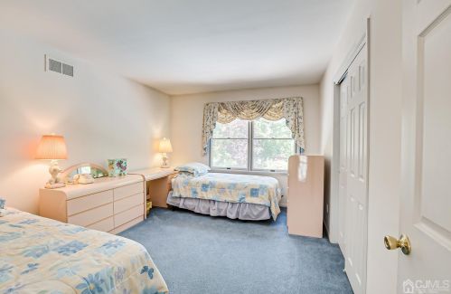 102 King St, Edison NJ 08820-1023 exterior