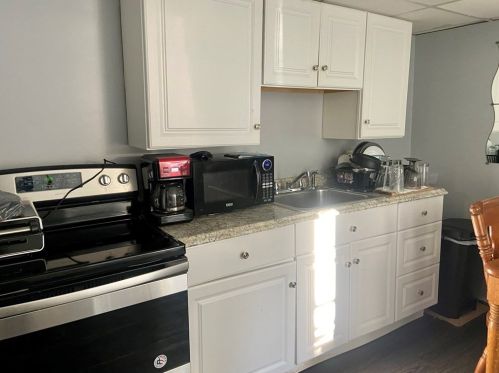 42 Godfrey St, Taunton MA 02780-7031 exterior