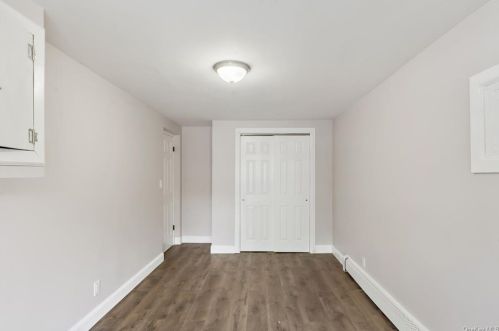 3846 Amundson Ave, Bronx NY 10466-5920 exterior