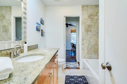 2425 Euclid Ave, Austin TX 78704-5419 exterior