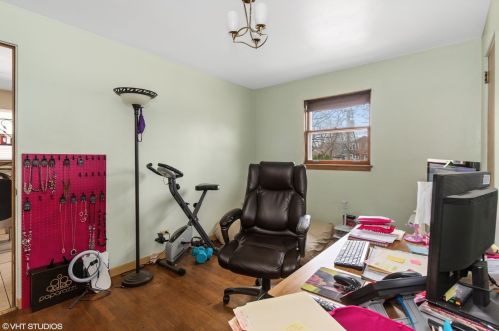 714 Ave, Waukegan IL 60085-3950 exterior