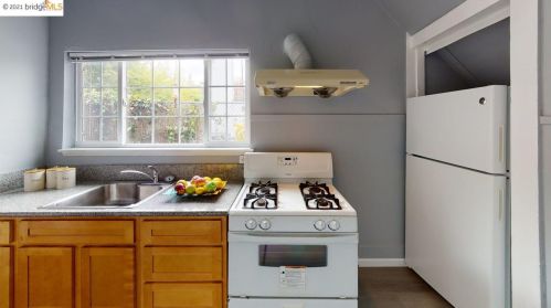 1905 Henry St, Berkeley, CA 94704-1017