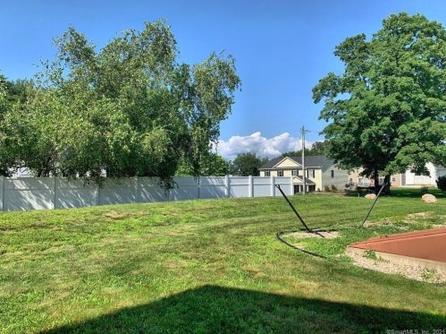 125 Woodland St, Manchester CT  06042-3014 exterior