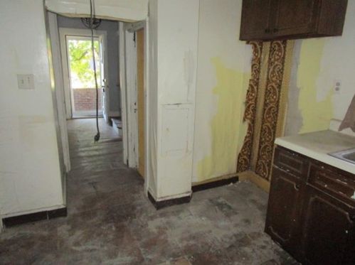 1434 Elm St, Pittsburgh PA 15221-1920 exterior