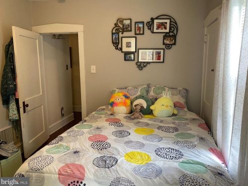 317 Oakland Ave, Camden NJ 08107-1211 exterior