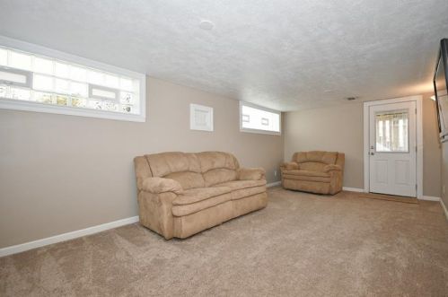 1905 Berkwood Dr, Pittsburgh PA 15243-1517 exterior