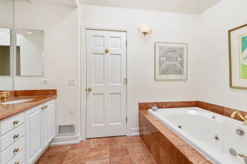 2039 Mohawk St, Chicago IL 60614-4514 exterior