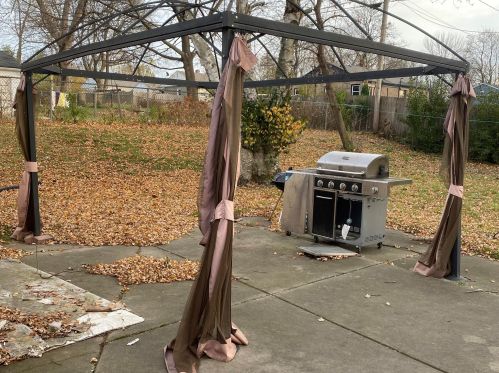 2933 Rochelle Ave, Milwaukee WI  53209-2624 exterior