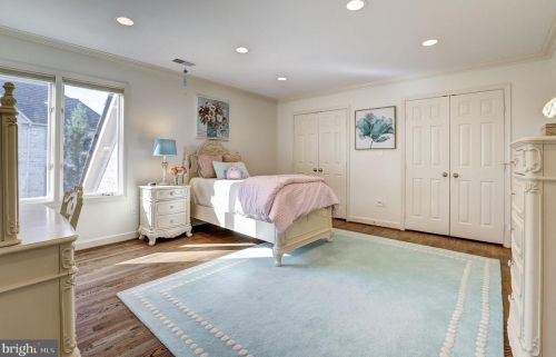 9832 Avenel Farm Dr, Rockville MD 20854-5410 exterior