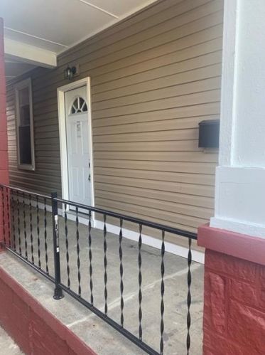 2502 Woodstock Ave, Pittsburgh, PA 15218-2631