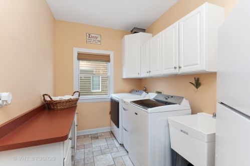 1026 Wedgewood Dr, Bull Valley IL 60014-6976 exterior