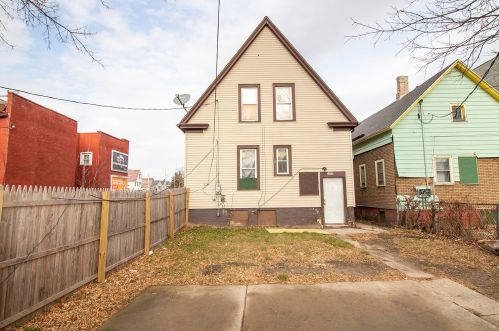 1925 Center St, Milwaukee, WI 53206-2114