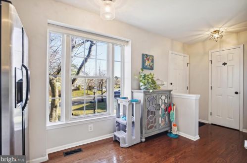 6020 Kestner Cir, Alexandria VA  22315-4833 exterior